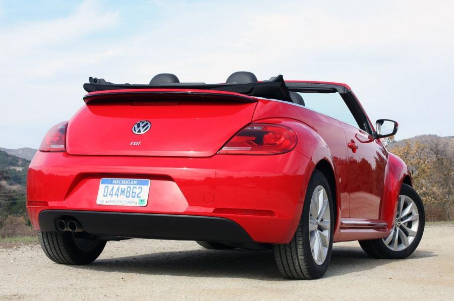  Volkswagen Beetle TDi Cabriolet 2013 года  (фото 18 из 40)